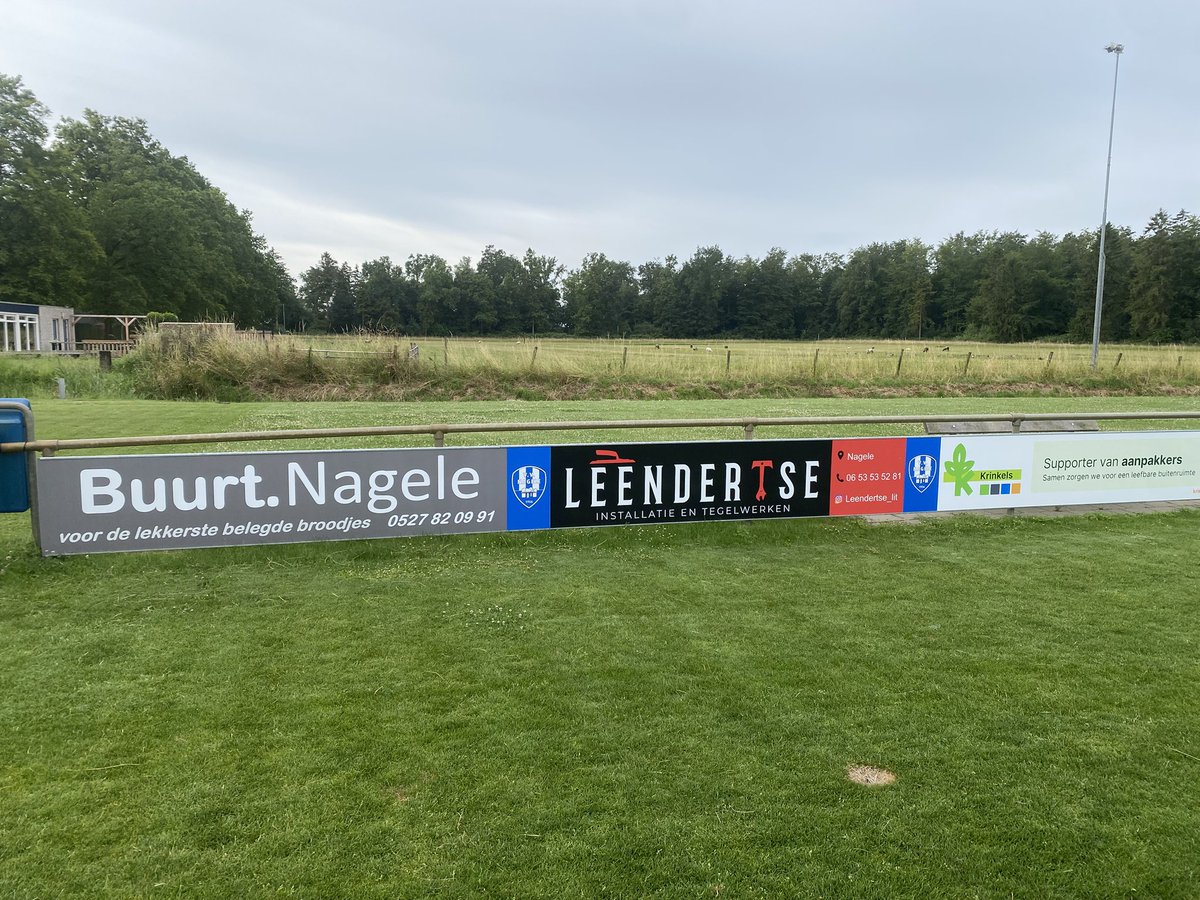 Sportsign's tweet photo. Afgelopen periode vele #reclameborden geproduceerd voor @VVNagele. Inmiddels zijn deze nú allemaal gemonteerdo. Ook een mooi onderscheid d.m.v. de tussenstroken met clublogo #boarding #sponsoren #sportpark #Nagele https://t.co/G96Xm4a6CJ