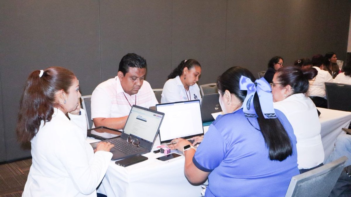 Gob_Guerrero's tweet photo. 👩🏫📝 #SEGInforma | En mesas de trabajo, docentes de Guerrero analizan y comparten sus experiencias pedagógicas dentro del Foro de la NEM. Cada historia de aula suma a la construcción de una visión educativa compartida.
#EducaciónQueTransforma https://t.co/8McL0bybW8