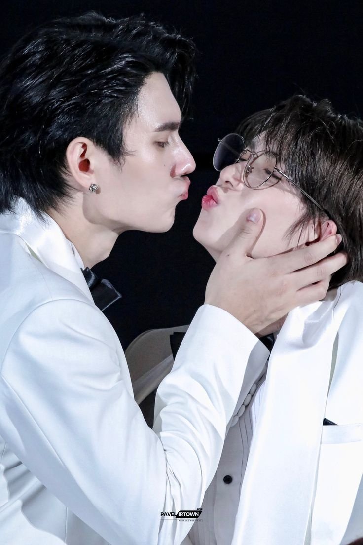 Z1nm1yIziGfsnwh's tweet photo. หนูอย่าดื้อน้า​ถ้าหนูดื้อเฮียดุนะ😏  เฮียอย่าดุหนูไม่ดื้อละค้าบ😜
(ขอบคุณชาวด้อมที่ลงรูปให้เซฟน้า) https://t.co/dYzMrDBu8J