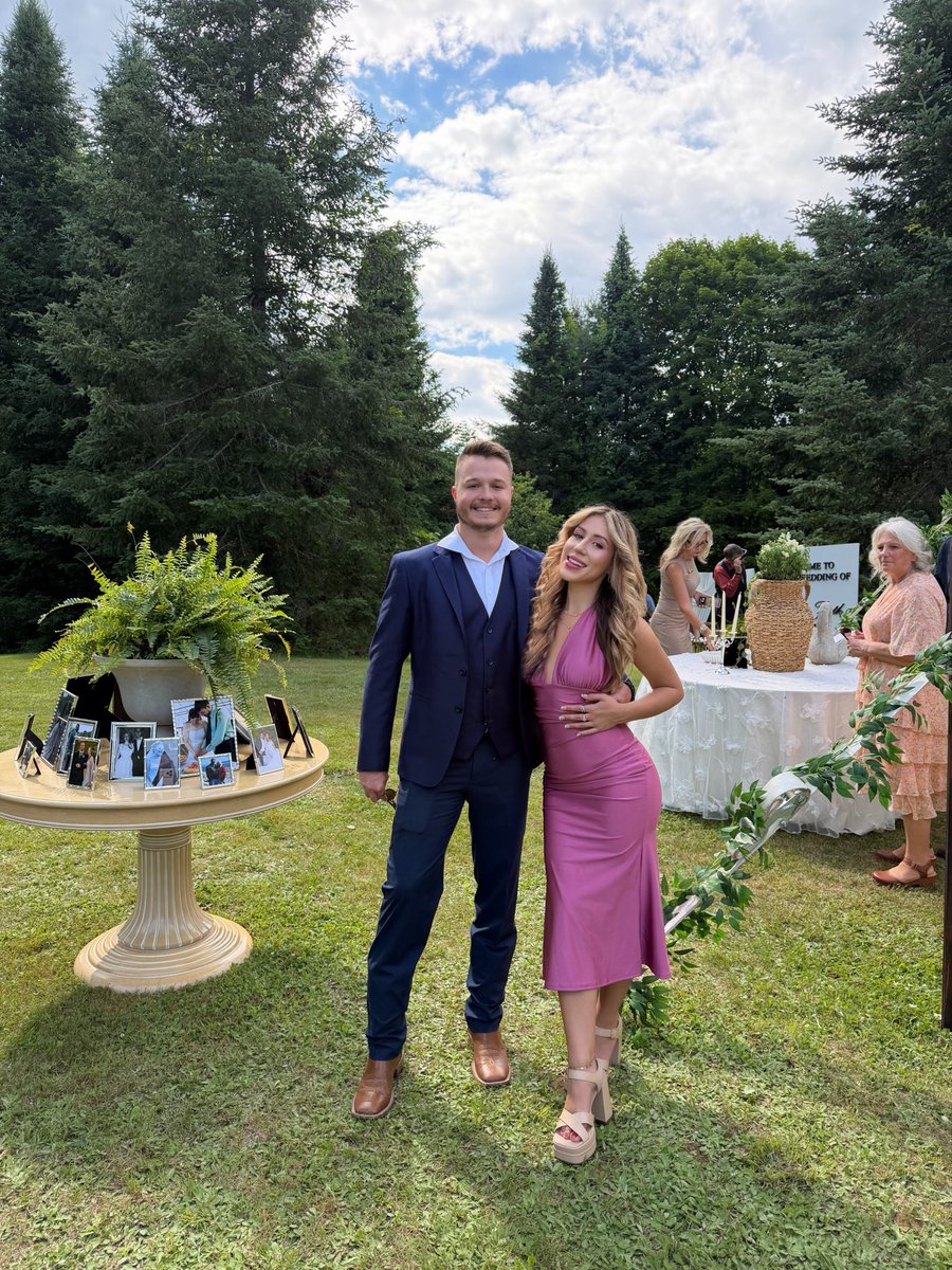 destinymalibu's tweet photo. Beautiful wedding in Maine 💒✨💍 with my forever date 🫶🏼

#weddingseason #destinymalibu #couple #love #wedding https://t.co/E5gkCCMR6l