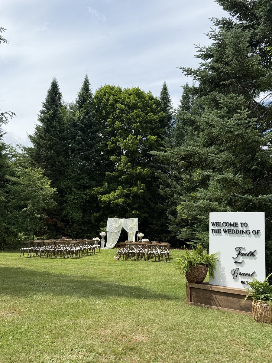destinymalibu's tweet photo. Beautiful wedding in Maine 💒✨💍 with my forever date 🫶🏼

#weddingseason #destinymalibu #couple #love #wedding https://t.co/E5gkCCMR6l