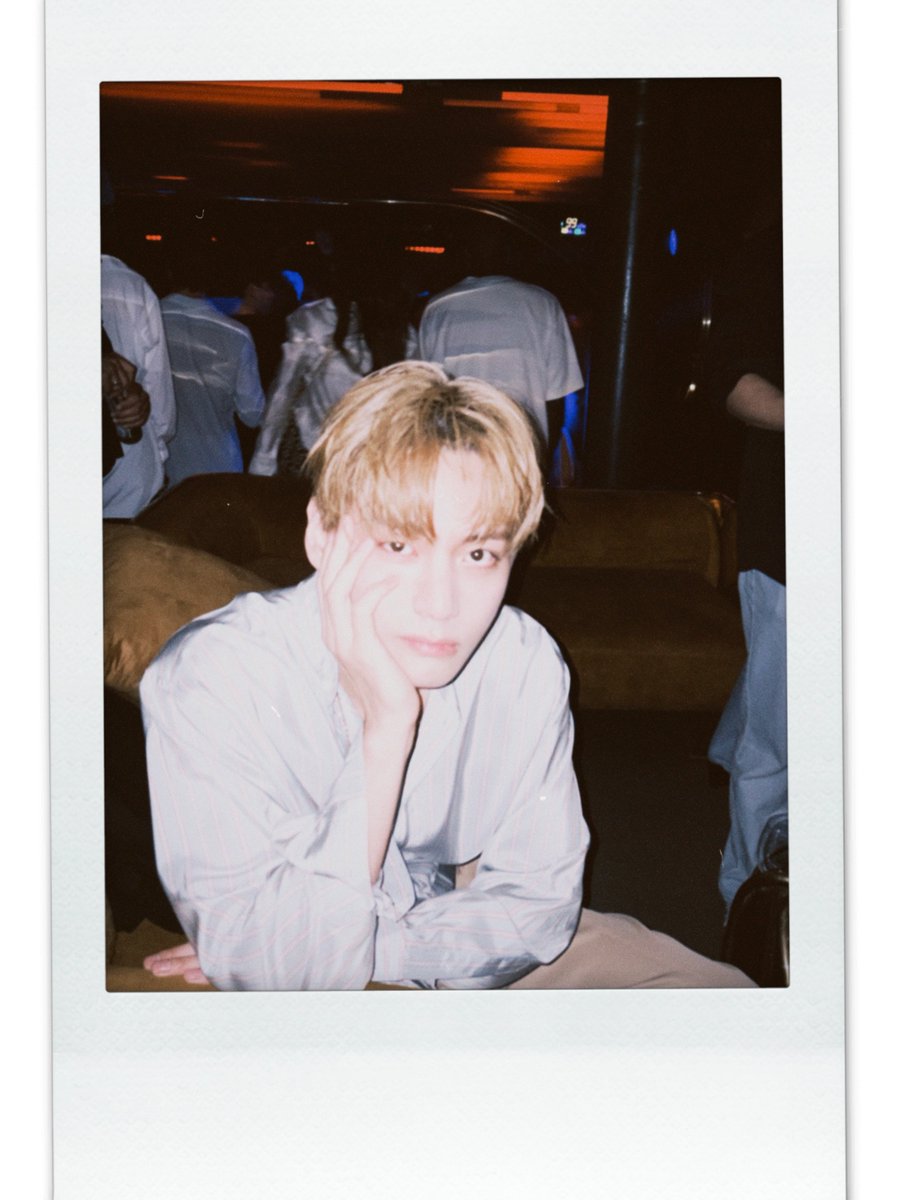 taeluvlis's tweet photo. 𝗧𝗵𝘃 - 29.06.26
On IG : 빠리쑈 #CelineSS27
@celine
#BTS #방탄소년단 #BTSV #뷔 #V #KIMTAEHYUNG #김태형 #TAEHYUNG #태형 #thv #kth #TAETAE https://t.co/gAekiVXAOL