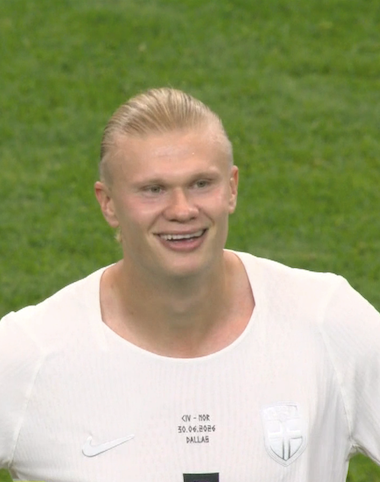 TouchlineX's tweet photo. 🚨 𝗦𝗧𝗔𝗧: Erling Haaland in all competitions this season:
👕 63 games
🌟 67 G/A
⚽️ 56 goals
🅰️ 11 assists https://t.co/LTVoOa0IhE