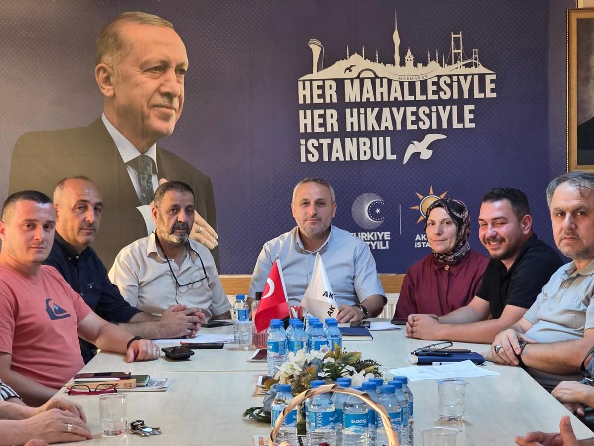 erdoganakgull's tweet photo. Haftalık olağan yönetim kurulu toplantımızı gerçekleştirerek teşkilat çalışmalarımızı değerlendirdik.
Toplantımız hayırlara vesile olsun.

@abdullahozdemirbb 
@akpartiistanbul 
#hermahallesiyleistanbul 
#hermahallesiyleşile https://t.co/22n9OpP9nZ