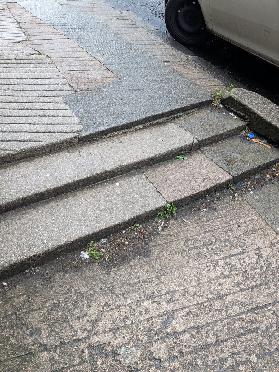 rob_milky's tweet photo. Found another dangerous, camouflaged set of concrete pavement steps in Glasgow, this time on North Portland St (see file 1000048866.jpg). No high-vis edging means the drop completely disappears for blind and partially sighted walkers! Fix it @GlasgowCC https://t.co/yhdBeKrctT https://t.co/C68pjIcksH
