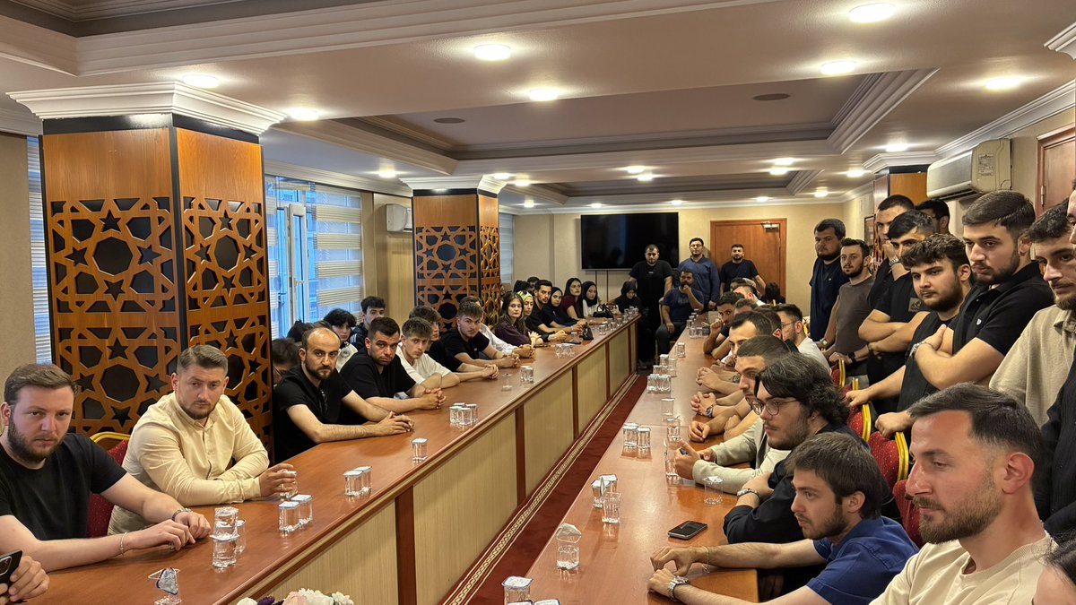 Akgenclikrize's tweet photo. Genel Merkez MKYK Üyemiz ve Doğu Karadeniz Bölge Koordinatörümüz Sayın Mehmet Şişman ve 11 ilçe teşkilatımızın katılımlarıyla, İl Gençlik Kolları Başkanlığımız için temayül yoklamamızı büyük bir hassasiyet ve teşkilat disiplini içerisinde gerçekleştirdik.

Hayırlara vesile olmasını temenni ediyor, emeği geçen tüm teşkilat mensuplarımıza teşekkür ediyoruz.