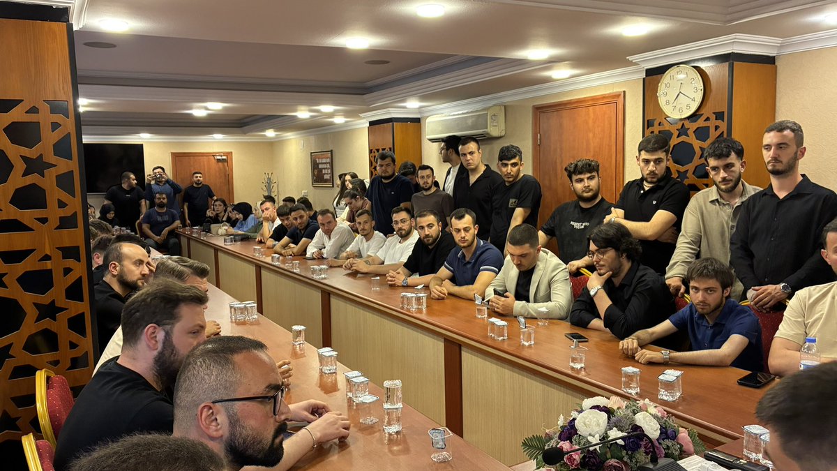 Akgenclikrize's tweet photo. Genel Merkez MKYK Üyemiz ve Doğu Karadeniz Bölge Koordinatörümüz Sayın Mehmet Şişman ve 11 ilçe teşkilatımızın katılımlarıyla, İl Gençlik Kolları Başkanlığımız için temayül yoklamamızı büyük bir hassasiyet ve teşkilat disiplini içerisinde gerçekleştirdik.

Hayırlara vesile olmasını temenni ediyor, emeği geçen tüm teşkilat mensuplarımıza teşekkür ediyoruz.