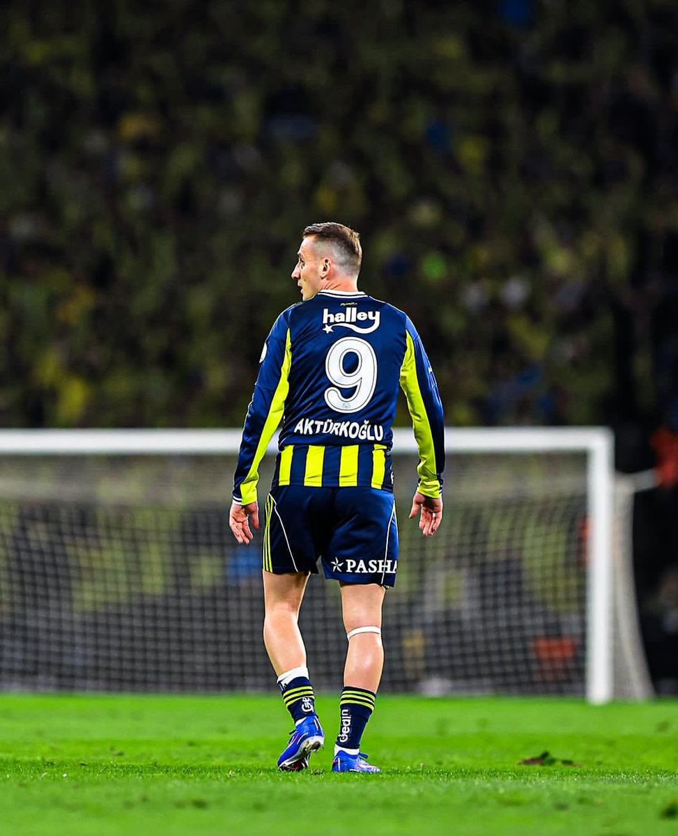 ibrahimavciGs's tweet photo. Kerem Aktürkoğlu Galatasaray'da oynasa, Galatasaray'a bu kadar fayda sağlayamazdı.

📌 Benfica'dayken Şampiyonlar Liginde attığı gol ile fener'i eledi.
📌 Fener'i eledikten hemen sonra, fenerbahçe'ye 22.5 milyon euro devasa bir bonservisle imza atarak kasayı boşalttı.
📌 Şampiyonlar Ligi yayın havuzu parası keremin attığı gol ile Galatarasaray’ın kasasına girdi.
📌 Fener-kerem sürecinde usulsüz kontrat yaparak Uefadan 7.5 m€ ceza aldı.