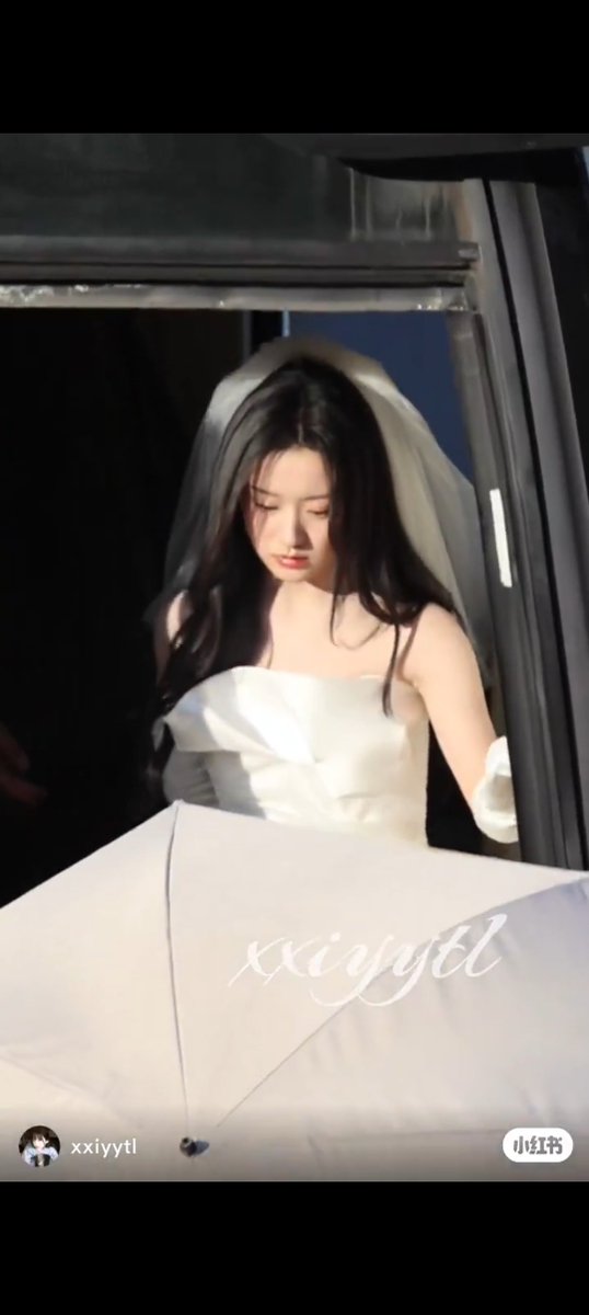wyzediitz's tweet photo. So....Mangotv robbed us openly 
Why they didn't release the wedding scene 
Please i want their wedding scene 😭🖐🏻 
Please tell me there's one more epi
I want the wedding scene 😭 

#neverendingsummer #zhouwan #luxixiao #baoshangen #zhoukeyu https://t.co/i78NiNopoB
