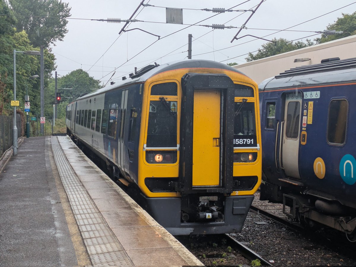 SteelCityDog_'s tweet photo. And train β7 is the unit that escaped the flyer to Morecambe... @northernassist 158791 collects me from a very soggy Lancaster for a run back over @TheBenthamLine to Leeds... And I ran into @Harrod15S as well! Lovely to see you mate, safe journey home!
#NorthernExplorer https://t.co/ntmf99ZO05