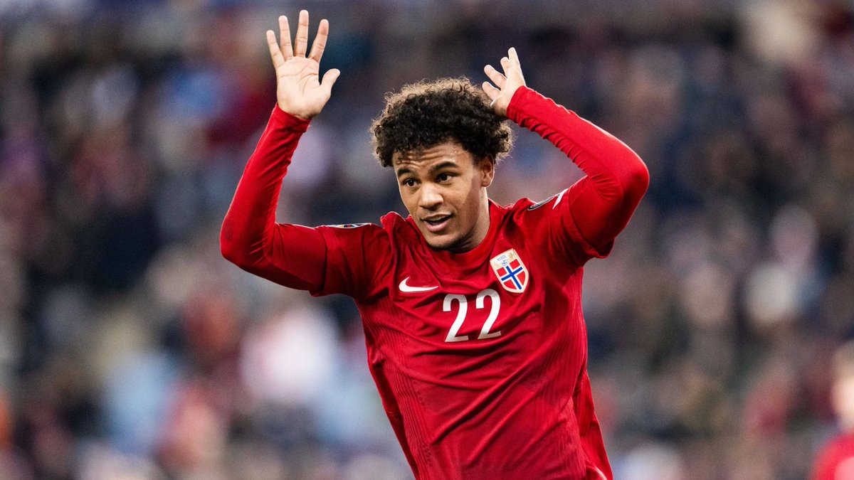 CarlosXArguello's tweet photo. Infravalorado Oscar Bobb, es muy inteligente y talentosa su zurda. Otro de los responsables que Noruega haya volado en las Eliminatorias y ahora clave en el Mundial. Otro desperdicio del City. https://t.co/44CEaBVrML
