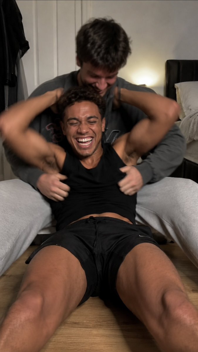 supersmiling's tweet photo. jason tickling custom (he hated it and never made another)

#tickling #ticklish https://t.co/x0vPHv5Vhh