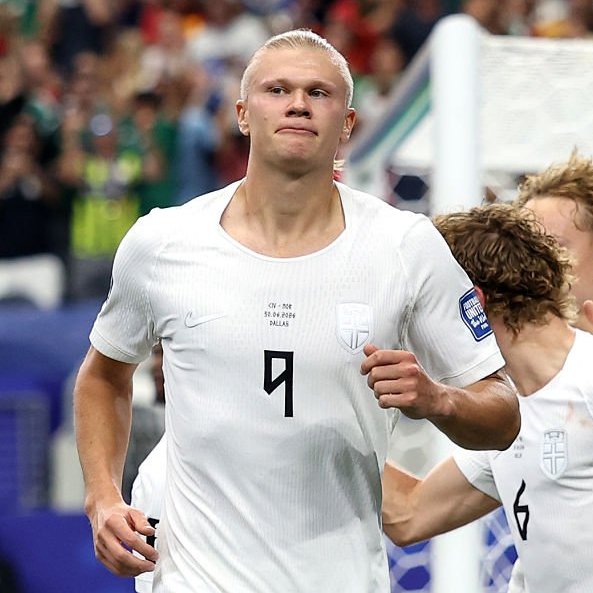 centregoals's tweet photo. 🚨🚨| 𝐑𝐄𝐂𝐎𝐑𝐃: Erling Haaland is now the 𝐅𝐀𝐒𝐓𝐄𝐒𝐓 𝐄𝐕𝐄𝐑 player in history to score 60 intentional goals. 🥇🇳🇴 https://t.co/eoe3S4pjjL