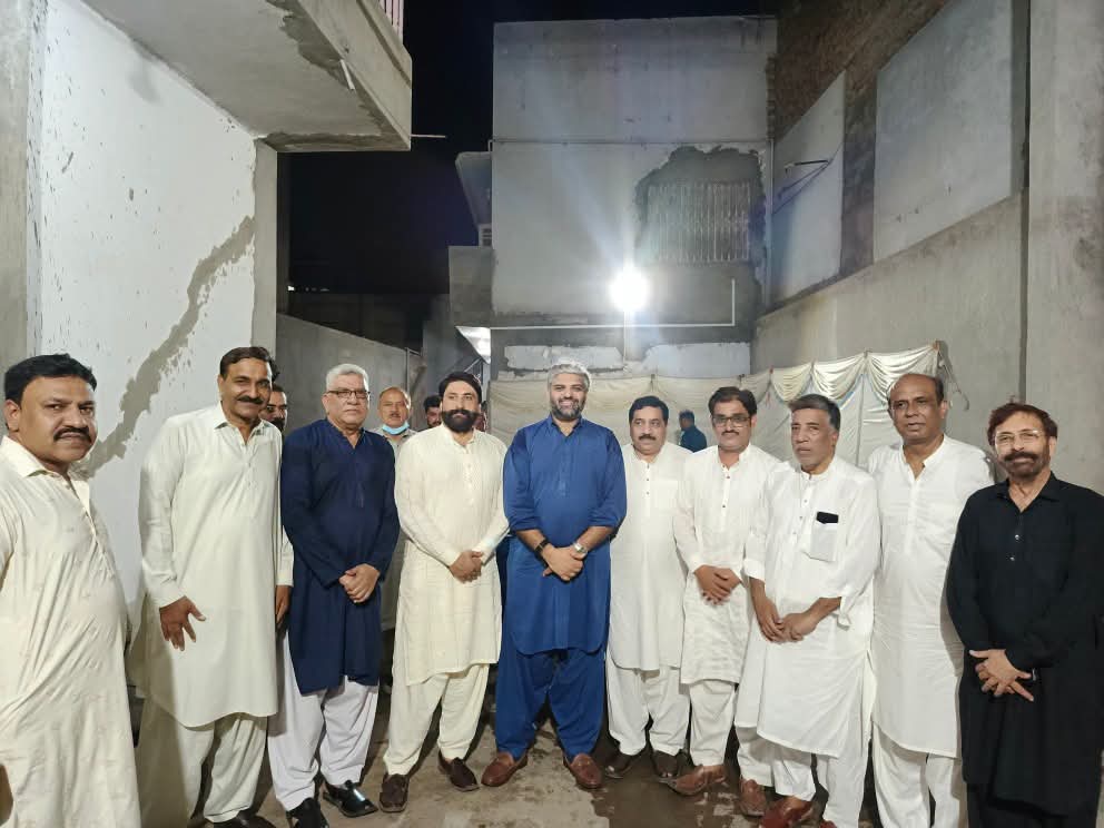 TeamZHQ's tweet photo. مخدوم زادہ زین حسین قریشی کی الحاج محمد رزاق بھٹہ سے ملاقات، حج کی سعادت حاصل کرنے پر دلی مبارکباد پیش کی اور ان کی صحت، قبولِ حج اور مزید خیر و برکت کے لیے نیک تمناؤں کا اظہار کیا۔ https://t.co/bqAb9rRkm1