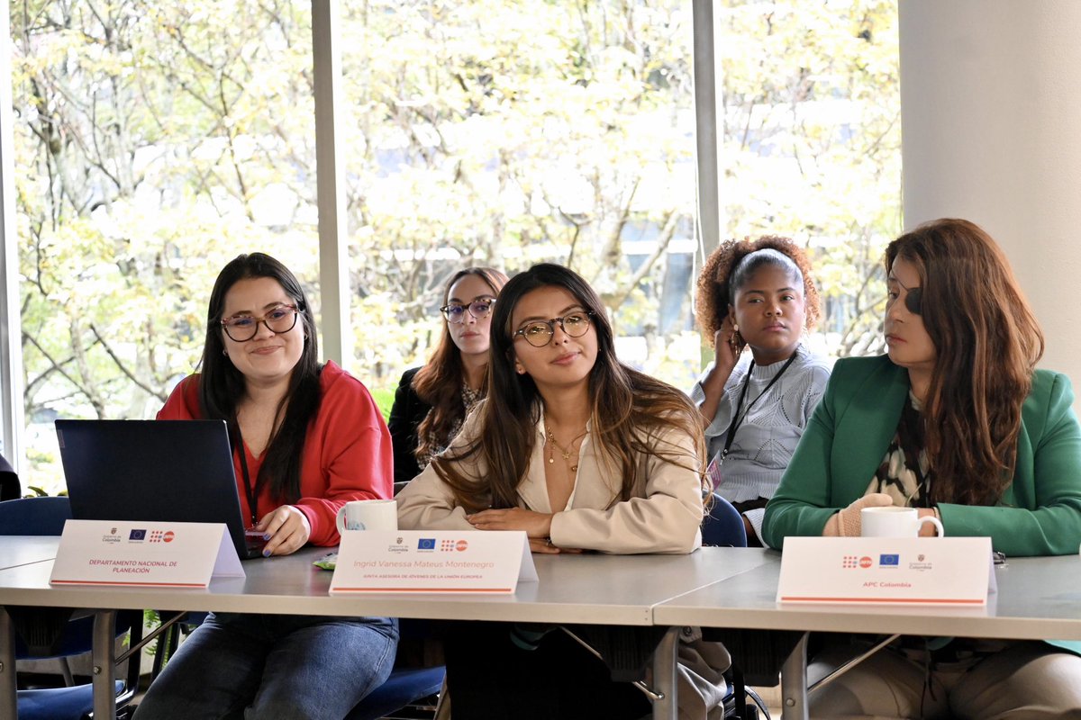 UNFPAColombia's tweet photo. Hoy realizamos la 5.ª Sesión de la Mesa de Cooperación Internacional, un espacio liderado por el Gobierno nacional @CancilleriaCol, @UNFPAColombia y @UEenColombia, para presentar el plan de trabajo 2026 y fortalecer la participación política de las juventudes y su incidencia en las políticas públicas.