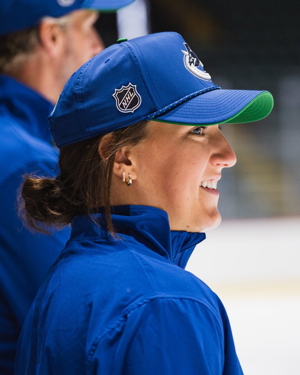 Canucks's tweet photo. Hi Jenn! 👋

Welcome Jenn Gardiner as a guest coach at #Canucks Development Camp. https://t.co/aptpcvWDsx