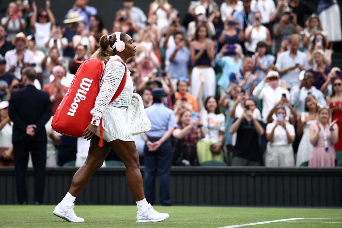 Serena walking onto Centre Court