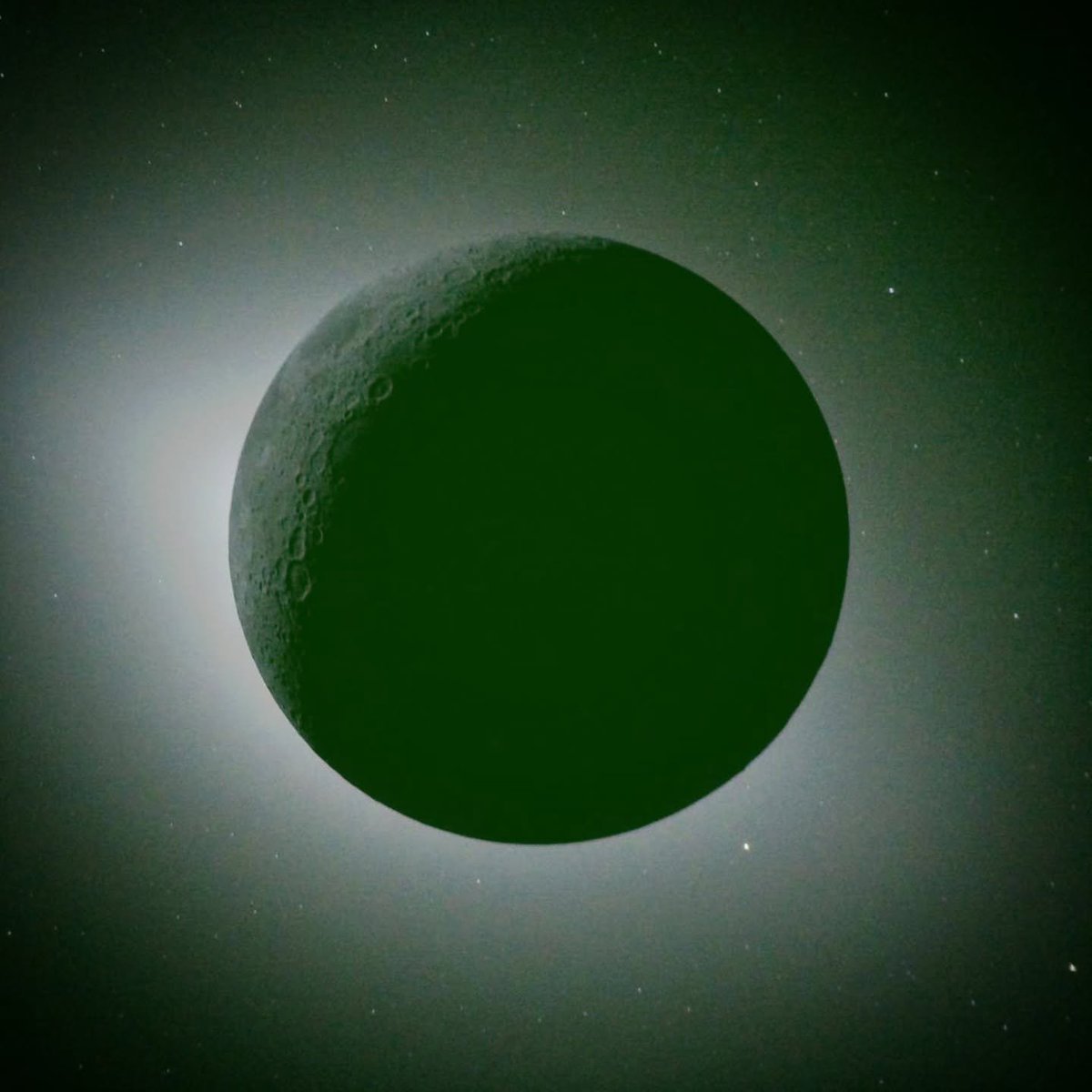 ecoaudiostudio's tweet photo. #Fact 
This year, NASA's Artemis II mission took a crew to the far side of the Moon for the first time. The journey took 42 minutes and 50 seconds—exactly the runtime of Pink Floyd's album "Dark Side of the Moon" (1973). https://t.co/37L7BoMFGw