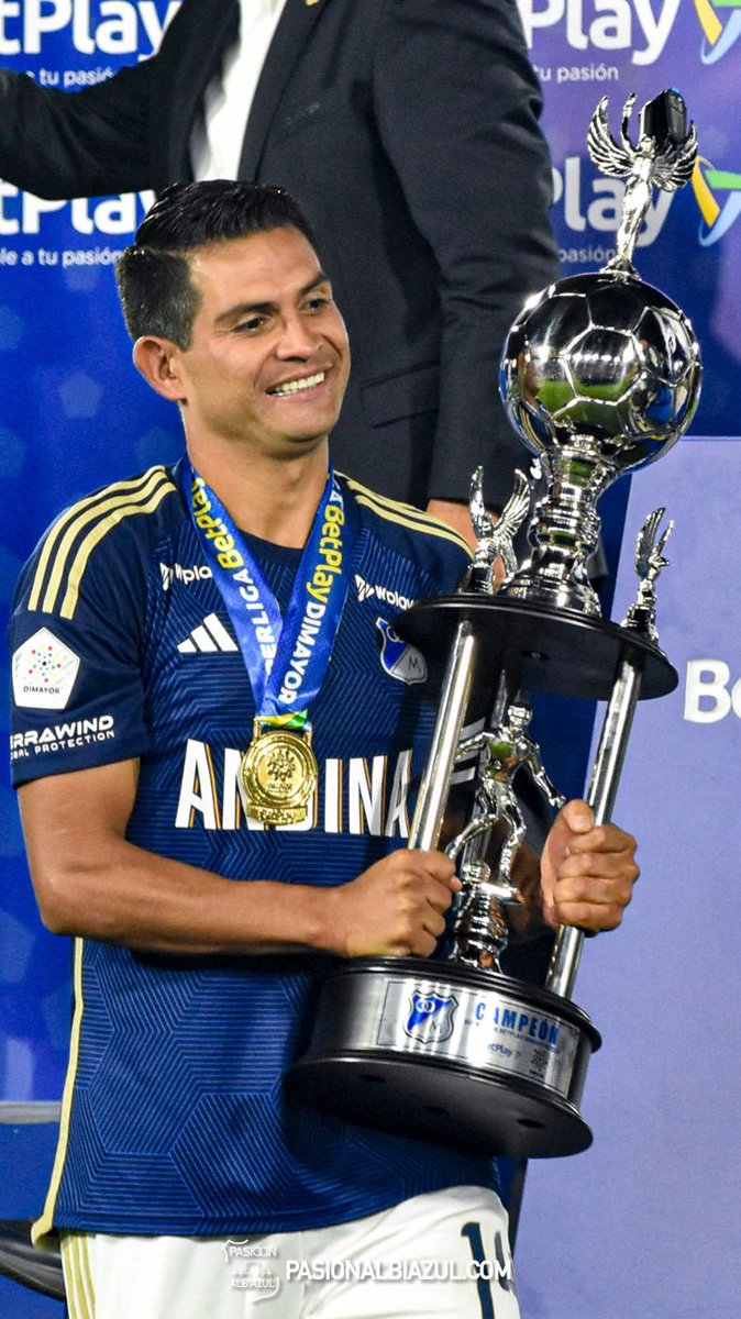 LilithFallen's tweet photo. Nunca nadie me hará odiarte David Silva. Si tu camino con Millonarios llegó hasta aquí, no me queda más que agradecerte por toda tu entrega con el equipo. Perdón por todos esos imbéciles que no saben diferenciar la crítica futbolística con meterse al terreno de lo personal 💙14🤍 https://t.co/zgEImFPrVy