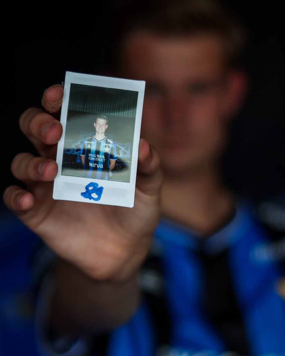 siriusfotboll's tweet photo. Välkommen till Sirius, Jesper Uneken! 🔵⚫

Sirius Fotboll är överens med den nederländska klubben PSV Eindhoven om en övergång av den 21-åriga anfallaren Jesper Uneken. Jesper ansluter till Sirius omedelbart och blir tillgänglig för match den 8 juli då övergångsfönstret öppnar. https://t.co/v159dn5FAB