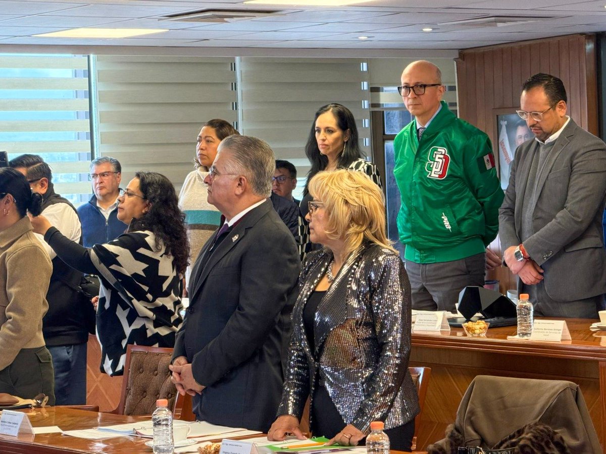 Herminio_CahueC's tweet photo. Esta mañana, participé en la Sesión Ordinaria N.° 1727 del H. Consejo Directivo del @Issemym, presidida por @MonicaChDuran, titular de la @OficialiaEdoMex, y por Antonio Jaymes Núñez, director general del instituto. El fortalecimiento del #ISSEMYM requiere de la participación activa de todos. 

#SindicalismoDeLaManoContigo