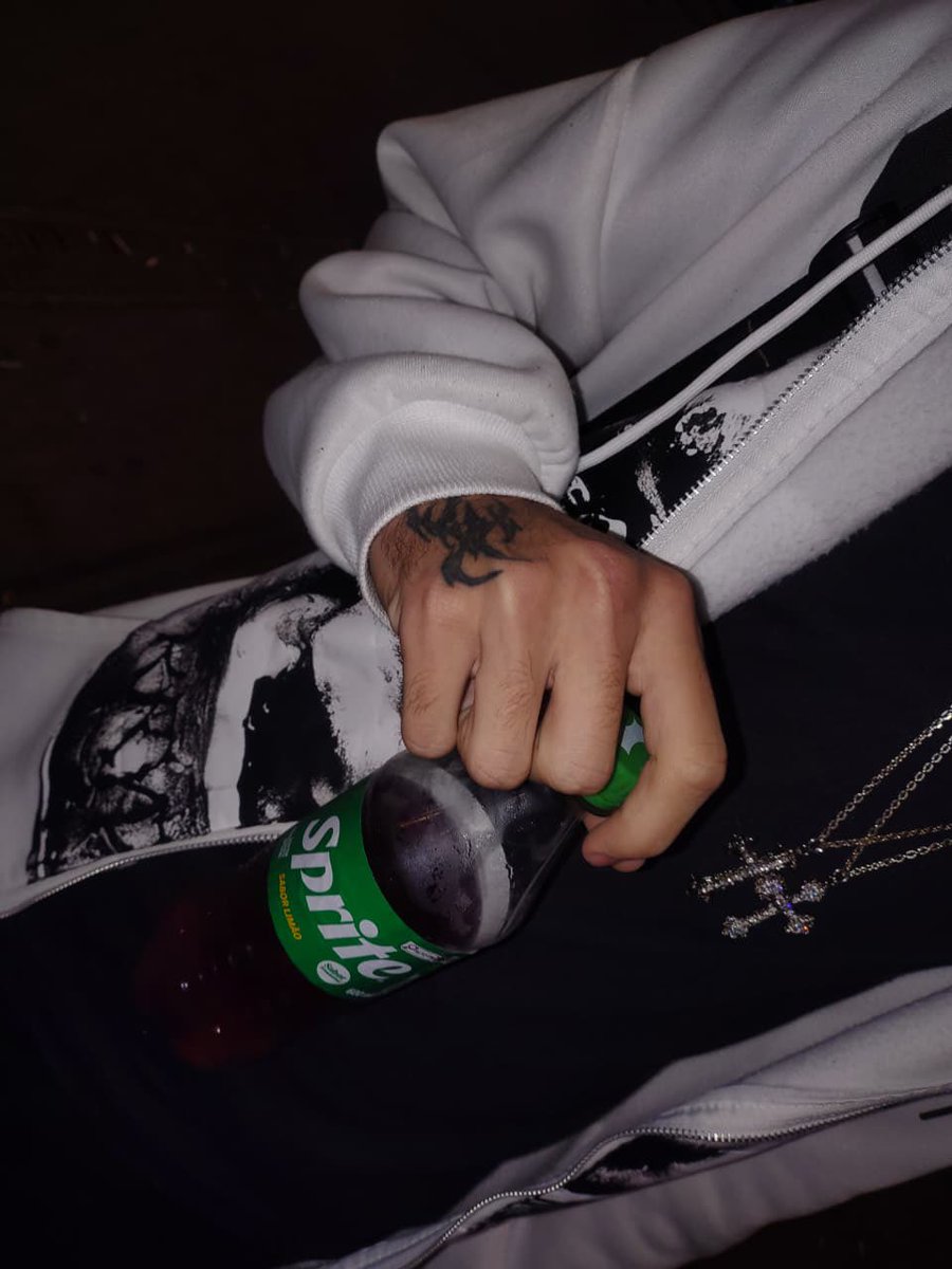 Mantegajpg's tweet photo. em são paulo nao tem amor
só vou sair daqui mais rico, mas cadê o amor? https://t.co/FirPaSkx41