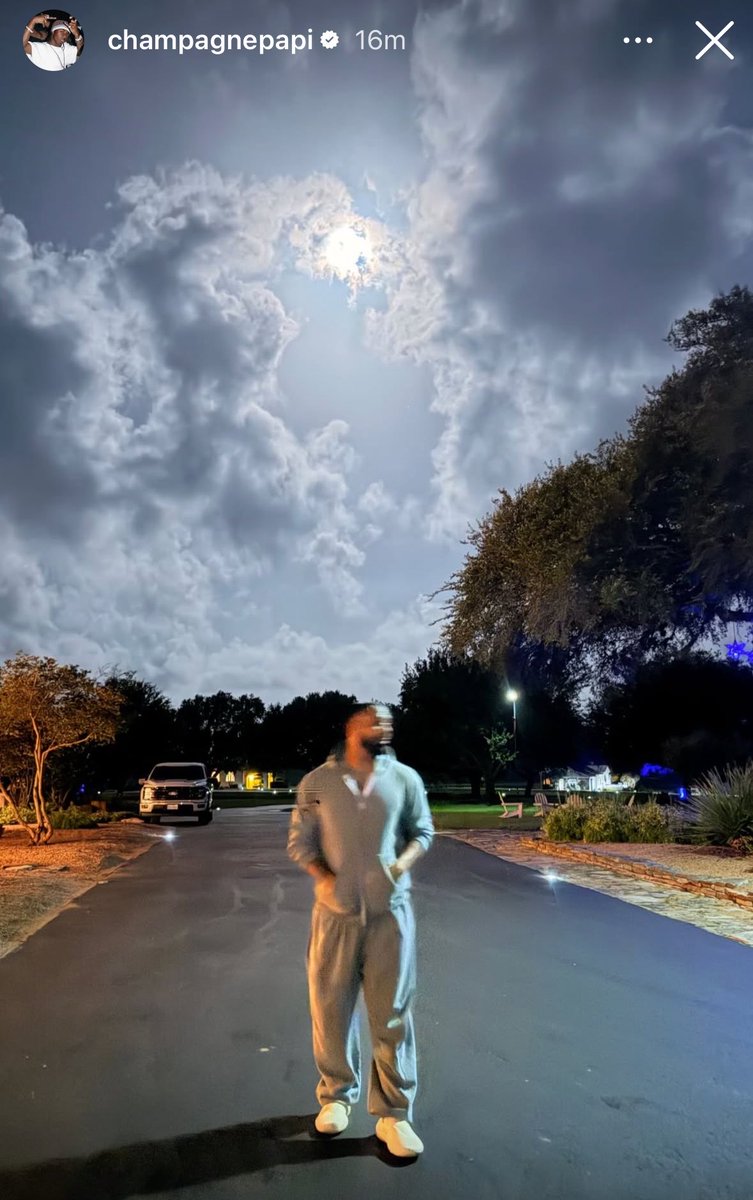 DailyRapFacts's tweet photo. Drake via IG 👀🦉📸 https://t.co/YCEQQIV7sF