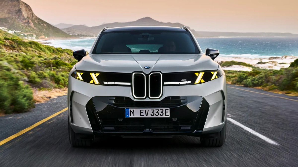 sandislonjsak's tweet photo. I can’t believe how ugly new BMW X5 is. https://t.co/McDF5A8e98