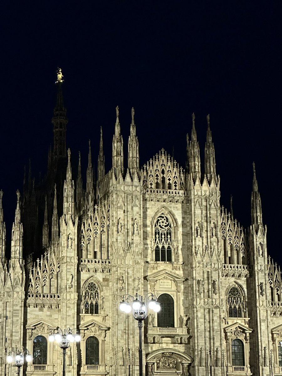 xdjnkcs's tweet photo. milano https://t.co/yt14XzcL9m