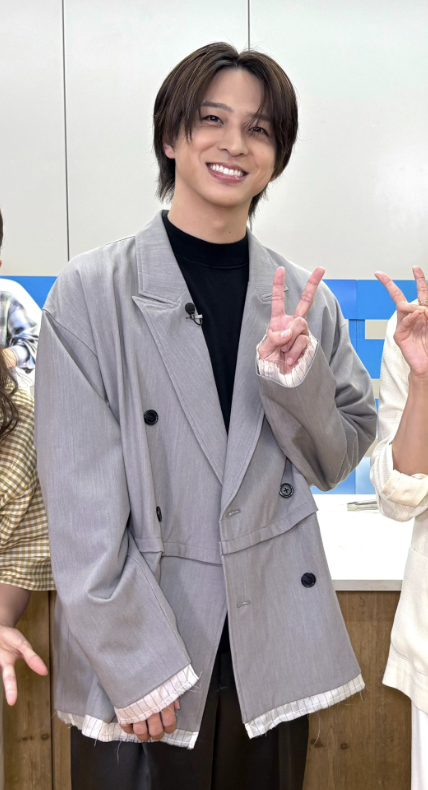 SweetsWahaha's tweet photo. /／
 #ミキティダイニング
 #ドレミファドン ☆．。:･ﾟ 
\＼

🩵#寺西拓人 さん着用の衣装・ジャケット

内田有紀さんとのW主演ドラマ『ラストノート』番宣始まってますね
寺西くんの衣装、収録が連続していたのか同じものでした。トレンド感あるダブルブレストテーラードジャケット
#ラストノート https://t.co/VJWH6ElTm1
