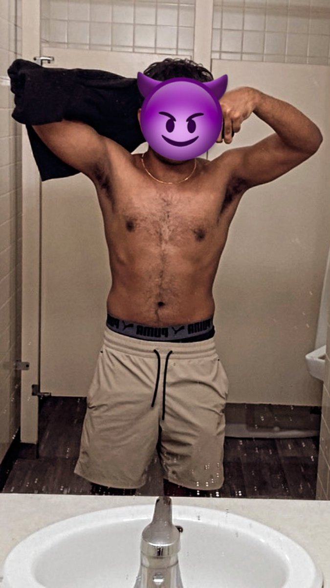 eliteboy122599's tweet photo. Yesterday Night was Chest Day😈🍆Gonna complete 3 months of gym by next week🥵🏋️ https://t.co/wGNvkL73Kh