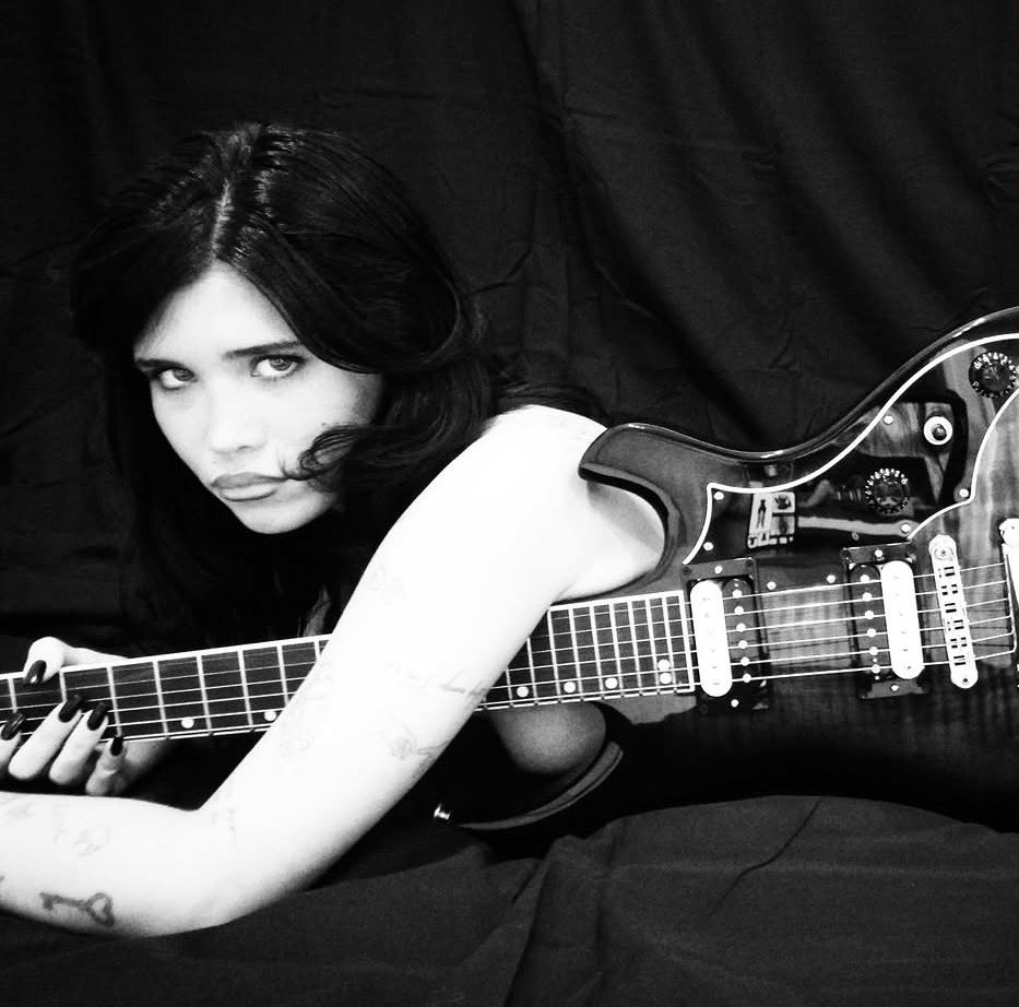 nessaspotify's tweet photo. 🚨 You can now pre-save Nessa Barrett’s lead single “Too Fast To Live, Too Young To Die” off her third coming album! 🦇

Pre-save here: https://t.co/Yz8Vl4lEYv https://t.co/lPTZZQuoA7