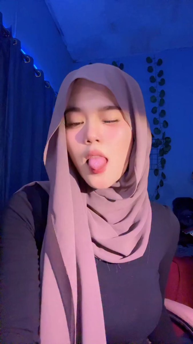 slszhr22's tweet photo. chatsex sambil ajg²in atau lonte²in gw yuk di tele, free kok https://t.co/8muIsn0zir
