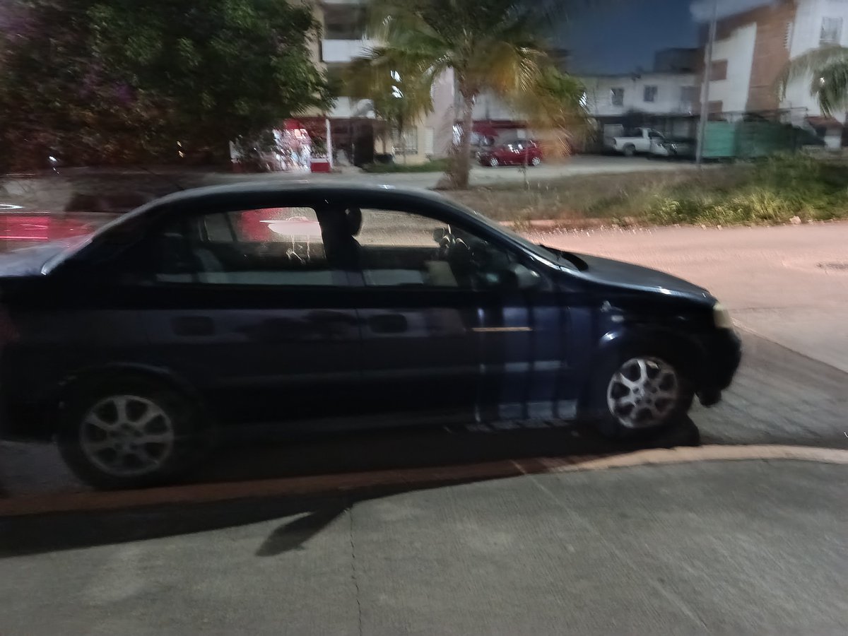MindSaturated's tweet photo. @AytoCancun Quiero reportar un vehículo abandonado hace aproximadamente dos meses. Afuera de la privada Monte Montgri, Sm 255 mza 24 Vista real II esquina Ave. págalo.
Si no me equivoco es un Astra. Tengo foto de la placa, la paso por DM
Dejo fotos. @TransitoBJ https://t.co/c0WojDuXc3