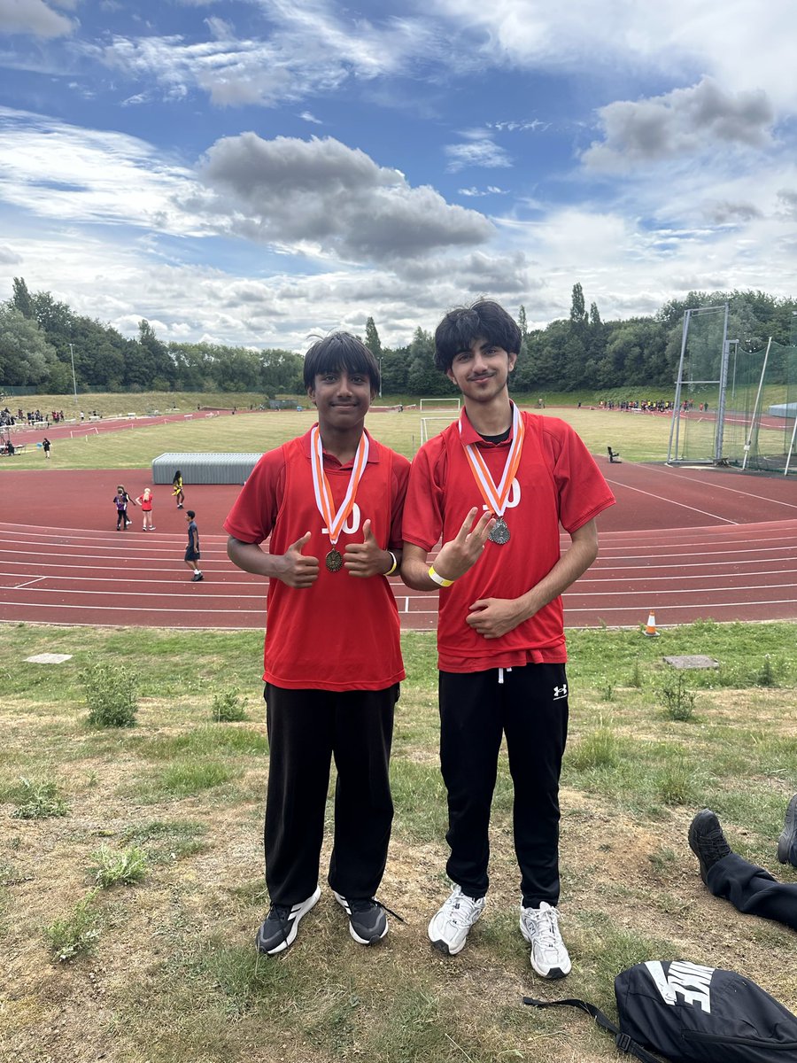 IcknieldPE's tweet photo. Great day at Town Sports today with lots of fantastic athletic performances from our students! #townsports #providingopportunities https://t.co/iAyRX1S8Nr