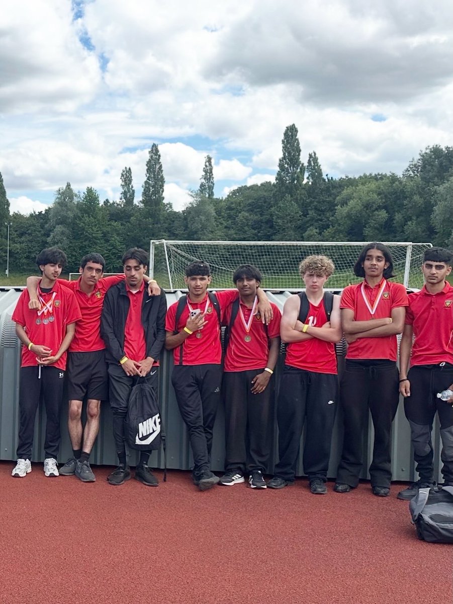 IcknieldPE's tweet photo. Great day at Town Sports today with lots of fantastic athletic performances from our students! #townsports #providingopportunities https://t.co/iAyRX1S8Nr