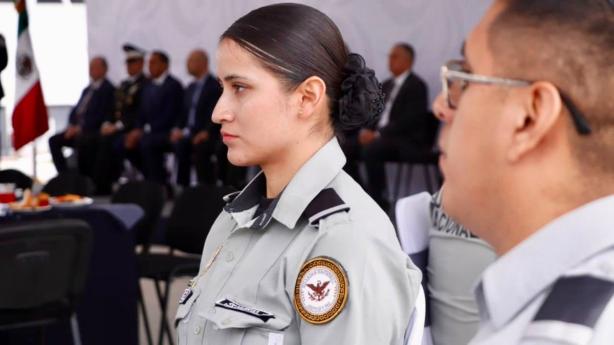 IovanPH's tweet photo. Junto al gobernador @makugo, acompañamos al coordinador estatal de la Guardia Nacional en Querétaro, Ricardo Meléndrez Cervantes, en la ceremonia conmemorativa por el 7.º aniversario de la Guardia Nacional.

Mi reconocimiento a las mujeres y los hombres que integran esta institución. En #Querétaro seguiremos fortaleciendo la coordinación entre los tres órdenes de gobierno para preservar la paz y la tranquilidad de las familias.