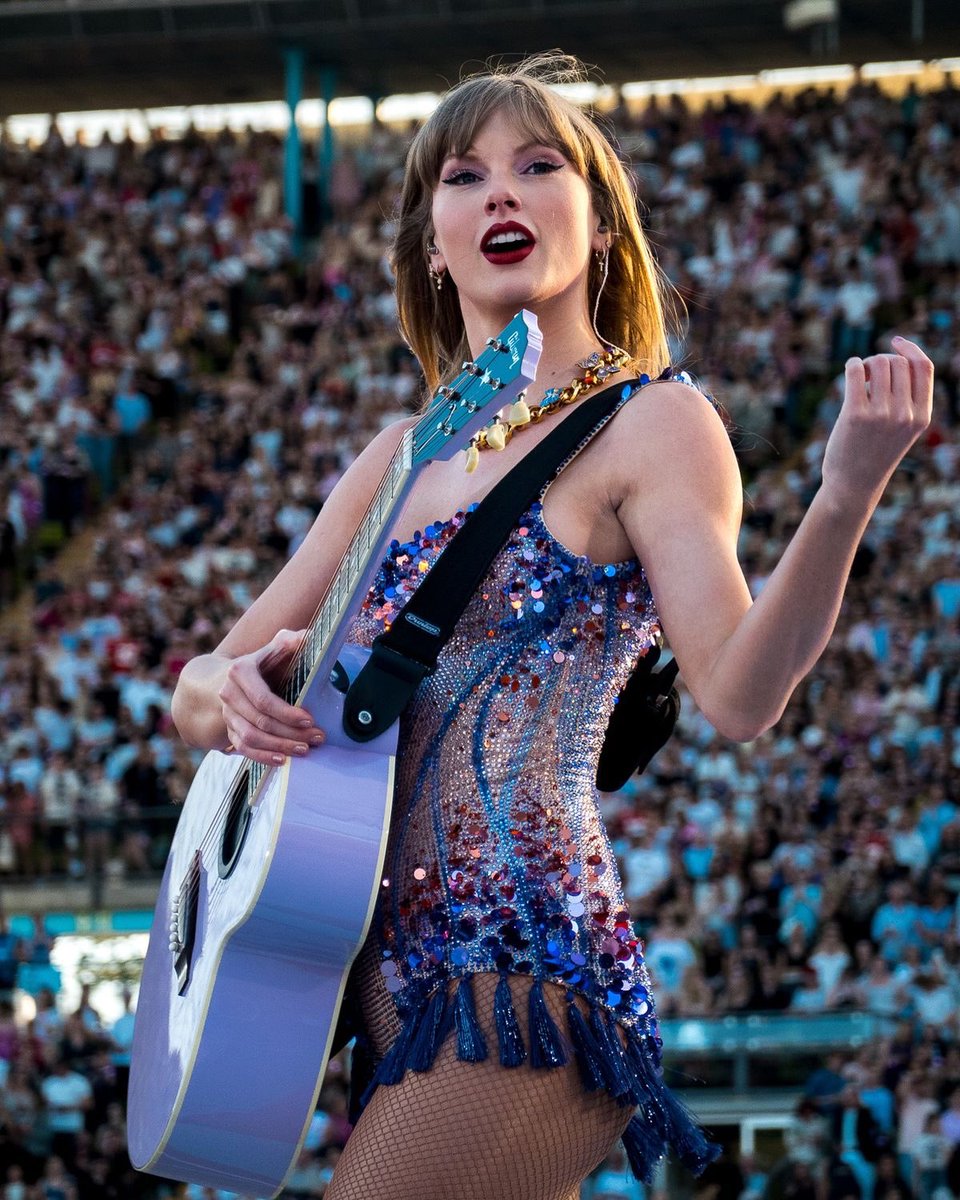 besttofswift's tweet photo. this princess is getting married soon 😭💗 https://t.co/zYqhDTBLWB