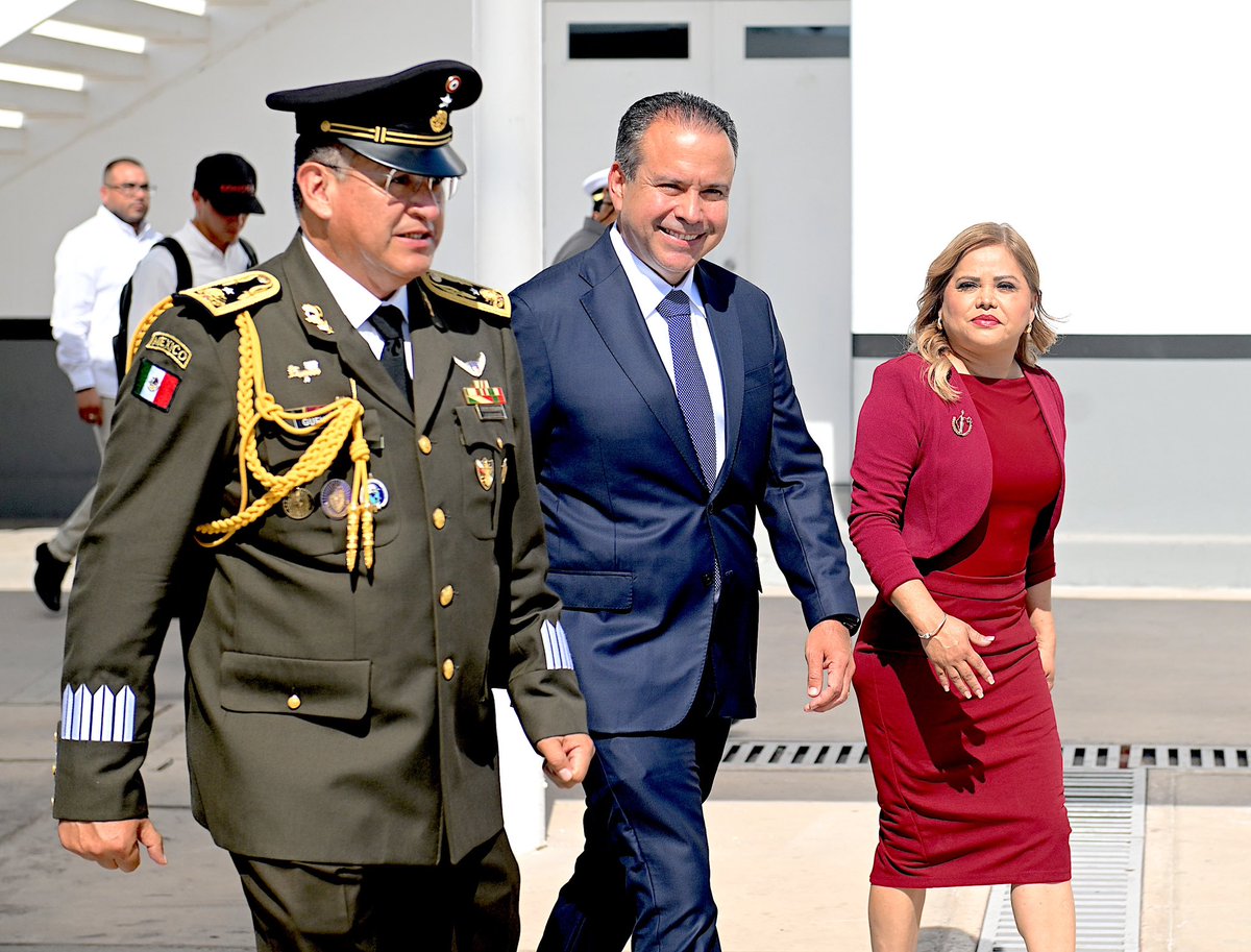 tonoastiazaran's tweet photo. Hoy participé en la ceremonia conmemorativa del 7.º Aniversario de la Guardia Nacional, junto al Gobernador de Sonora @AlfonsoDurazo y autoridades de la institución y de los tres órdenes de gobierno. 

Reconozco el esfuerzo, la entrega y el profesionalismo de la Guardia Nacional. Seguiremos trabajando en coordinación para fortalecer la seguridad y brindar mayor tranquilidad a las y los hermosillenses. 🤝🇲🇽