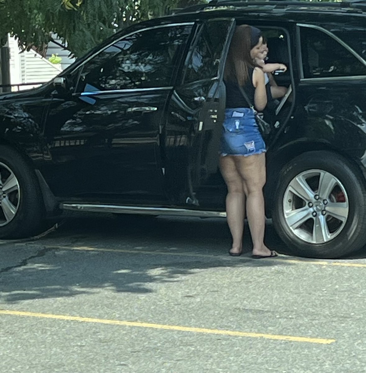 MarioVI2233's tweet photo. #creepshot #candid #candidass #skirt #upskirt #aportes https://t.co/TLhazYwJgN