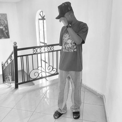 J Nice tweet media