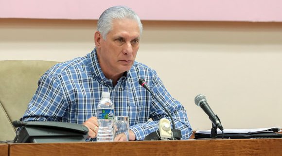 DtccUeb's tweet photo. El Presidente Miguel Díaz Canel @DiazCanelB intervino en el XXII Congreso obrero sobre temas de interés nacional y laboral. Osnay Miguel Colina @Colina_CTCuba fue electo como nuevo Secretario General de la #CTC.✅
#cupet
#ENCC 
#PetrolerosPorCuba https://t.co/kWqfGYvoOa
