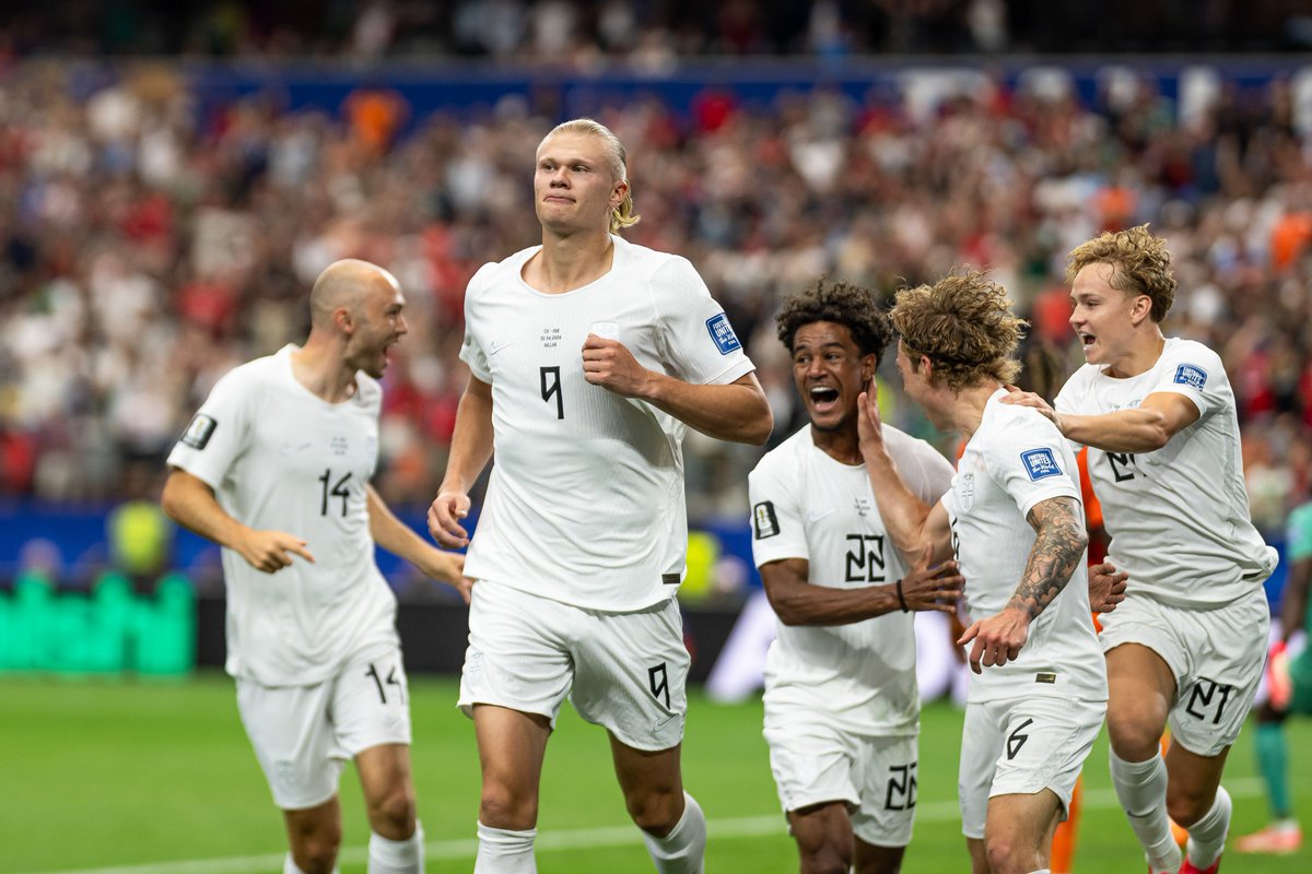 nff_landslag's tweet photo. 90 + 8 min: Kampen er slutt. Vi har slått Elfenbenskysten 2-1 og er klare for åttedelsfinale mot Brasil! Antonio Nusa ga Norge ledelsen like før pause før Erling Braut Haaland ble matchvinner med sin 2-1-scoring i sluttminuttene i andreomgang. https://t.co/v6u38lCwEA