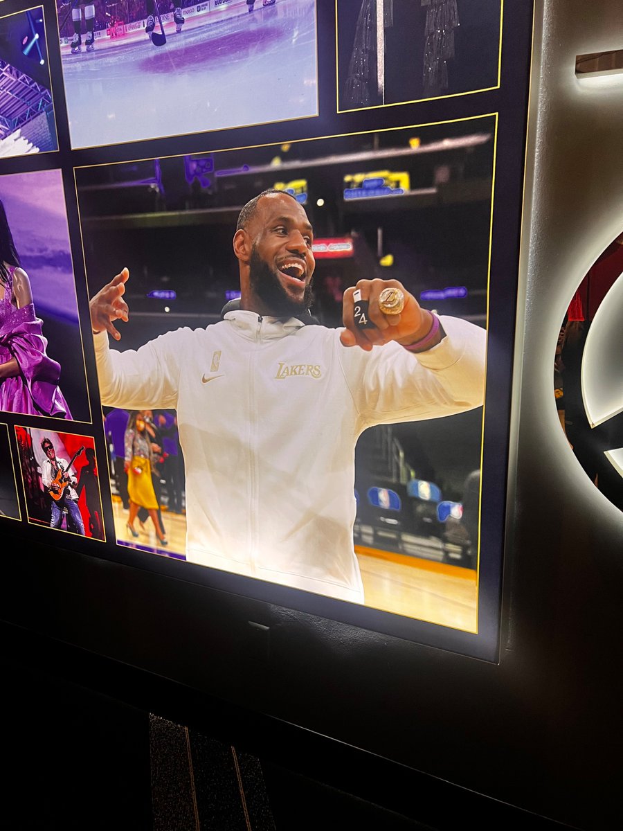 Wizelycook's tweet photo. Deadass crying like a baby right now, thank you for bringing my joy back to lakers basketball, if these bitch ass niggas don’t appreciate you I will forever goat @KingJames https://t.co/gIKr4XJ0W5