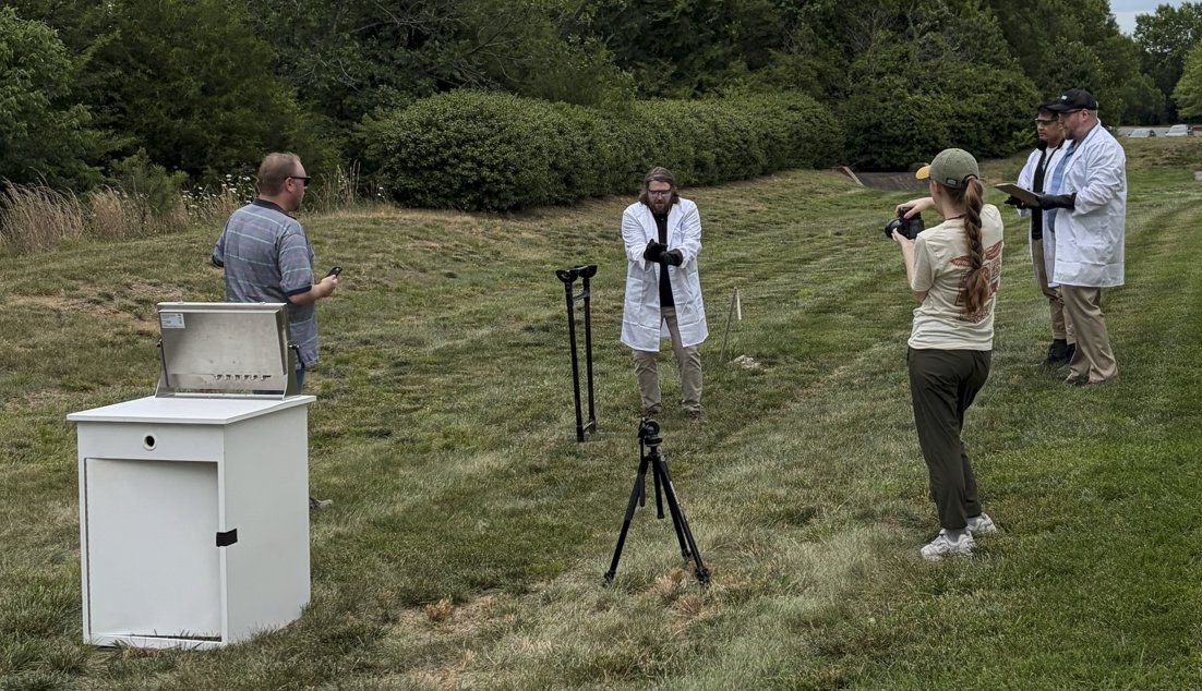 TeguarComputers's tweet photo. What exactly is going on here?? There can be only one explanation: AMERICA. Watch this space in 48 hours for a special holiday video from Teguar!

#fireworks #science #teguar #trainedprofessionals https://t.co/5N2o3odueU