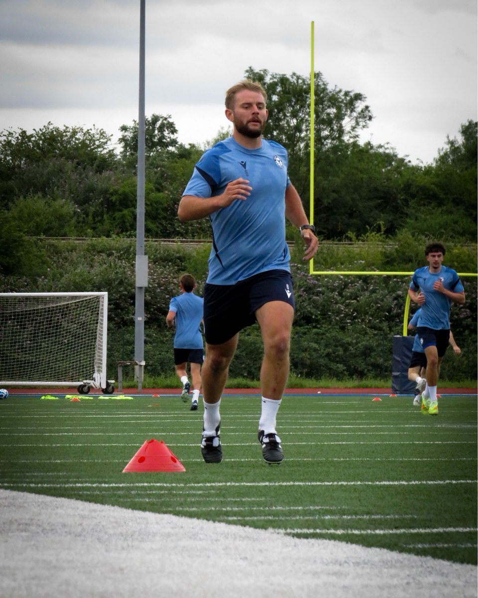 YateTownFC's tweet photo. The lads are back in training 💪

See them reporting back for day one of pre-season! 

#YTFC #Bluebells #TogetherWeAchieve https://t.co/AdPMKP2xcM