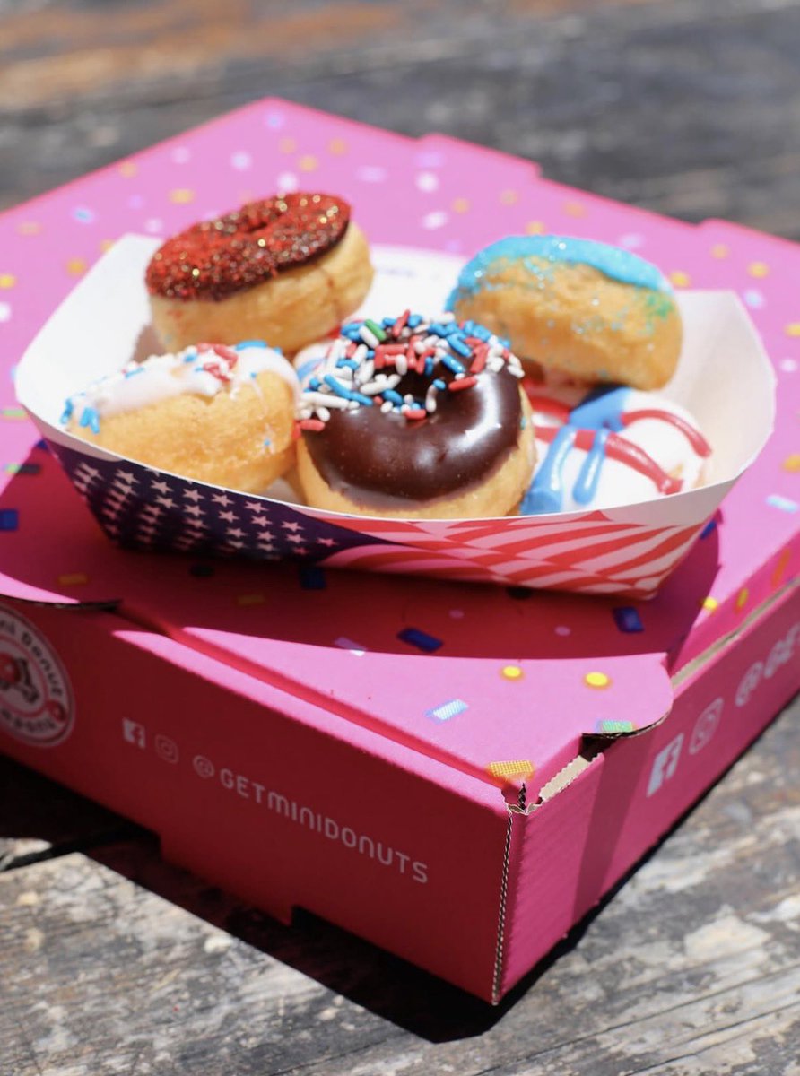 GetMiniDonuts's tweet photo. 🎆 BE THE HERO OF YOUR 4TH OF JULY CELEBRATION 🍩 

Fresh donuts in red, white &amp; blue - glitter, sprinkles, and stars-and-stripes flair included. Perfect for any patriotic party, backyard BBQ, or office gathering! 

Available now through Sunday, July 5th for pickup or delivery 🇺🇸 https://t.co/CMzYXicqVs