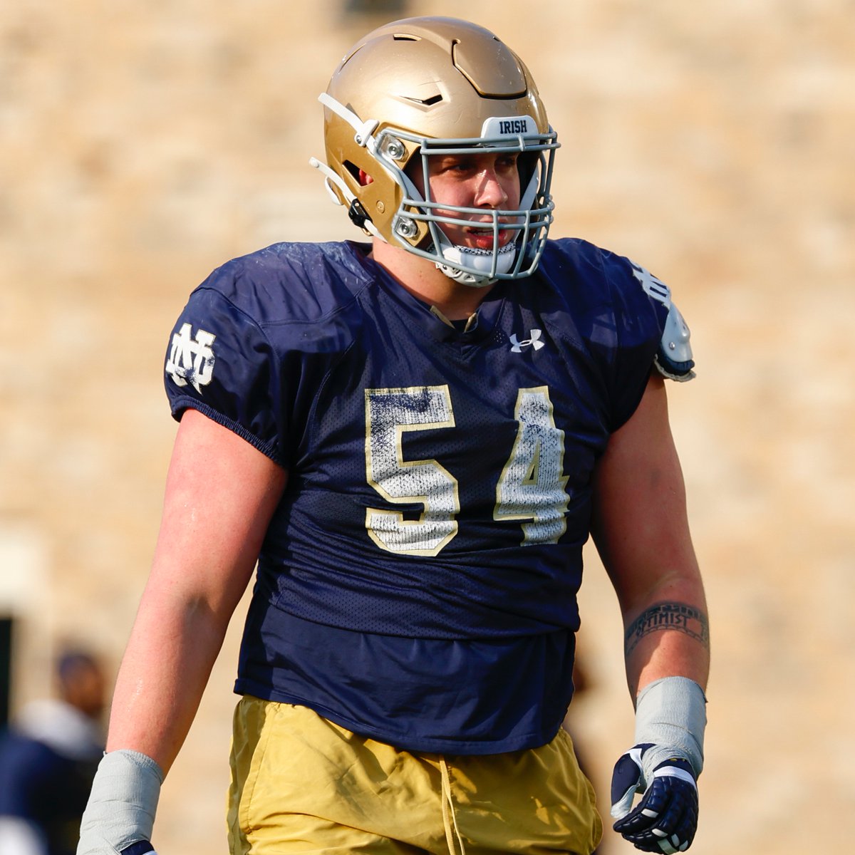 jacksoble56's tweet photo. Three Notre Dame players were named Walter Camp preseason All-Americans today:

☘️ Leonard Moore (first-team DB)
☘️ Anthonie Knapp (first-team OL)
☘️ Kyngstonn Viliamu-Asa (second-team LB)

Knapp is the interesting one. The Irish are extremely high on him. https://t.co/SdzzCaUu0N https://t.co/XWljLOmWTg