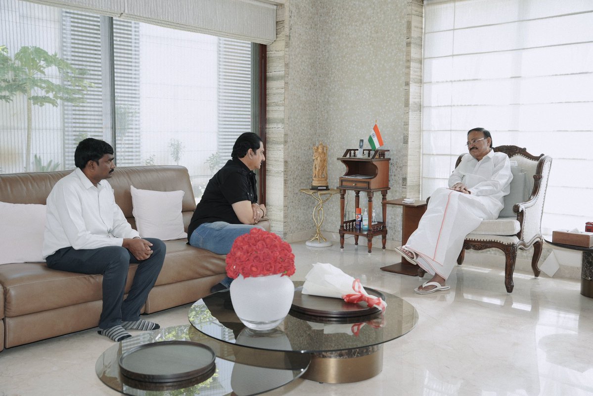PrajadiaryMag tweet picture