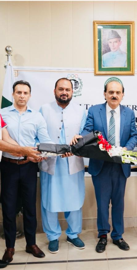 DailyTheDestin's tweet photo. Malik Rehan Azam Appointed Honorary Vice President of Chess Federation of Pakistan
https://t.co/uQj7d1ecEl @SportsBoardPb 
@DGSportsPunjab  
@FIDE_chess 
@AsianChess 
@Olympics #ChessPakistan
#Chess
#PakistanChess
#SportsPakistan
#PakistanSports
#YouthDevelopment
#ChessCommunity https://t.co/zEn1VPkwAh